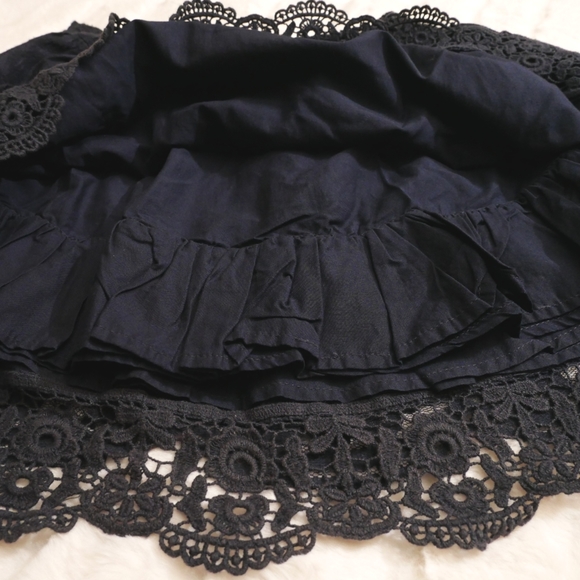 ⭐️ 3/$15 ⭐️ Abercrombie & Fitch Lace Skirt - Picture 7 of 7